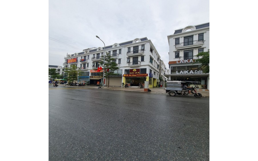 Căn Shophouse duy nhất còn bán gần UB Gia Lâm, Chung cư Blue Star. Giá hấp dẫn. LH 0936098052.